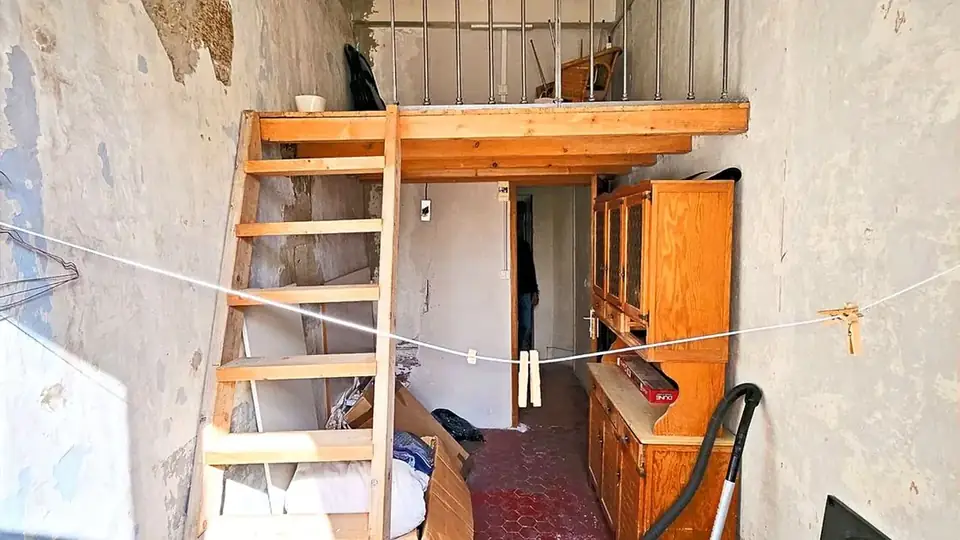 Studio intra-muros à Avignon avant rénovation